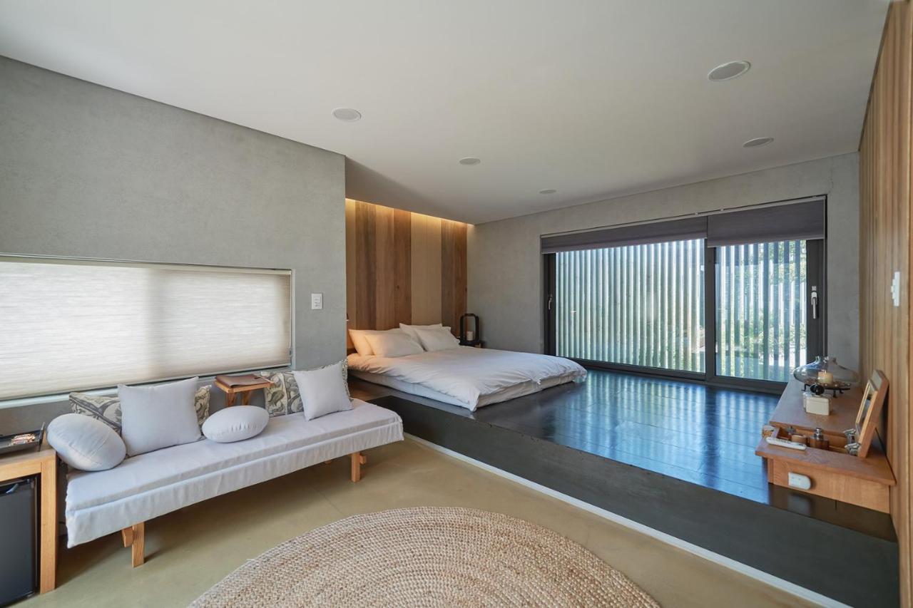 Bed and Breakfast Scenery After Rain Yangyang Exterior foto